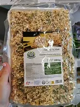 Spicy rice crackers with onion